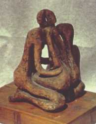Abrazo 1 - 1977-  terracota y xido de cobre, 20x15x15 cm.