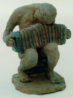 Alma de Bandoneón - 1988-  terracota y xido de cobre,  altura 20 cm.
