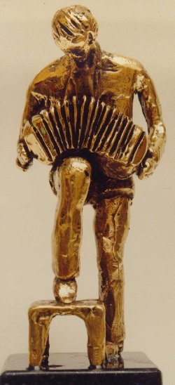Adis Nonino , bronce, alt. 14 cm., 1991.