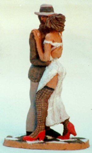 Sentimental y canyengue , terracota coloreada, alt. 27 cm., 1990.